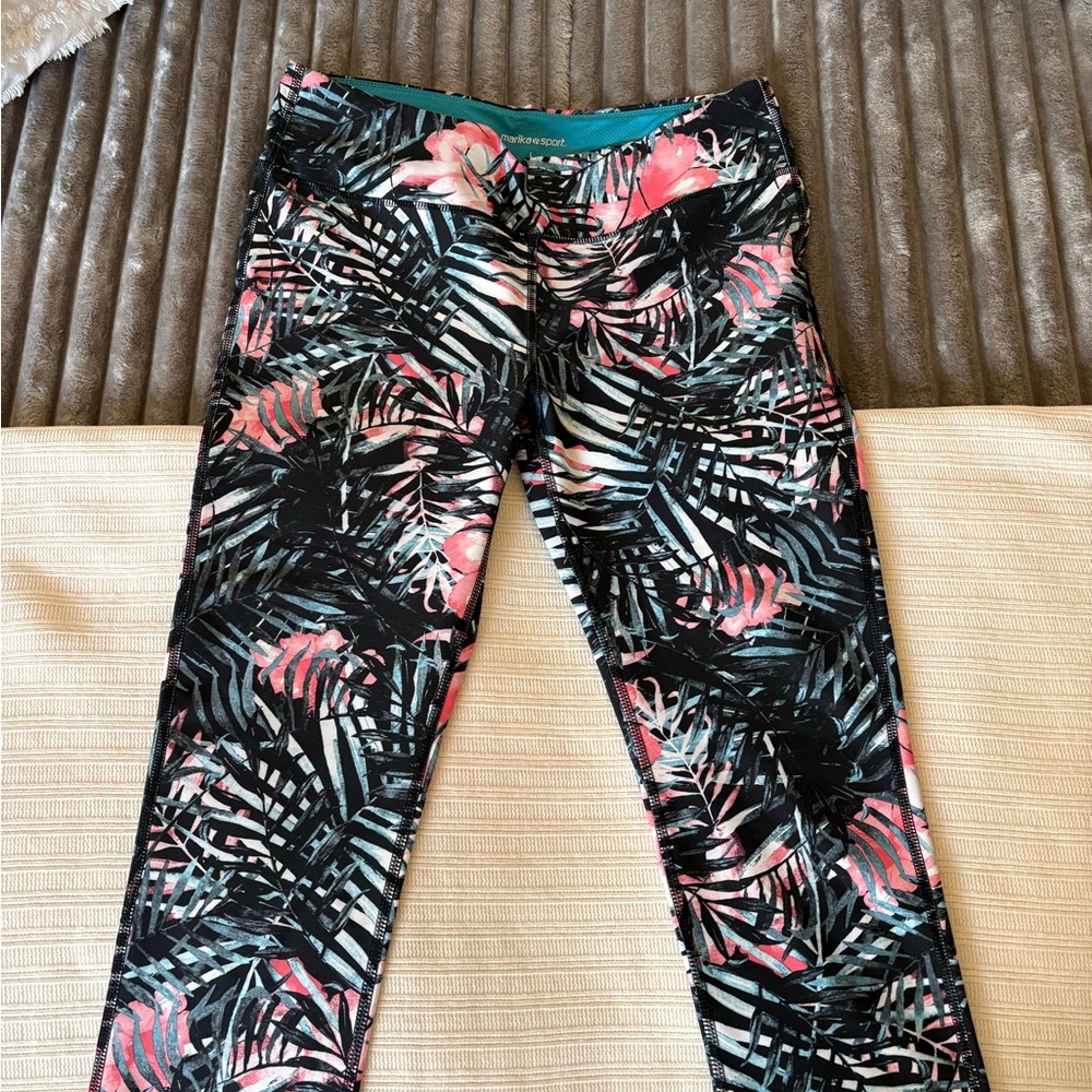 Marika Athletic Crop Tropical Leaf Print Leggings in Black, Teal & Pink - Picture 3 of 5